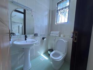 Ary Homestay Nyali- 2 Bedroom Behind City Mall