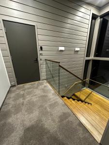 Naava Chalet Penthouse - Järvinäköala ilta-aurinkoon