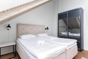 Naava Chalet Penthouse - Järvinäköala ilta-aurinkoon