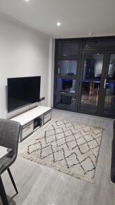 City EastEnd Apartment