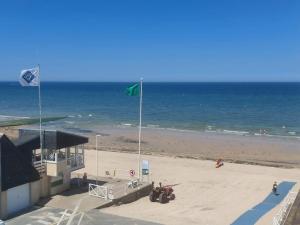 La voile nacrée, vue magnifique sur la plage historique de Juno Beach !