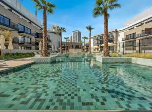 Lux 2 Bedroom Cozy Family Getaway Home