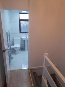 Family- Near Lcy Airport- Sleeps 6- Parking- Wi-Fi