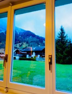 Flussklang & Bergsicht