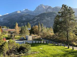 Flussklang & Bergsicht