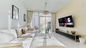 Prime 3BR Maid Sunrise Bay Ain Dubai Palm View