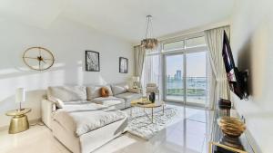 Prime 3BR Maid Sunrise Bay Ain Dubai Palm View