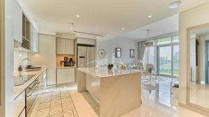 Prime 3BR Maid Sunrise Bay Ain Dubai Palm View