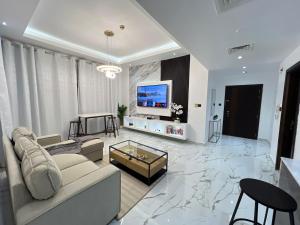 Luxurious full renovated apartment