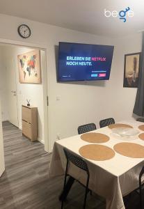 BEGE APARTMENTS ClearDesk