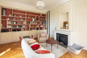 Harmonie - Spacious house with pool in Oullins