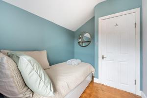 Hotwells Apartment - Stylish Retreat with Free parking