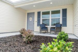 Bougainvillea Place- Brand New Golf Cart Included