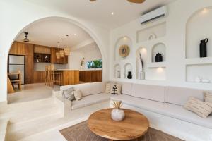 Chic Mediterranean Retreat in Uluwatu Bingin