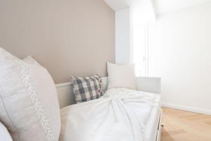 Exclusive Lake Access Villa Studio