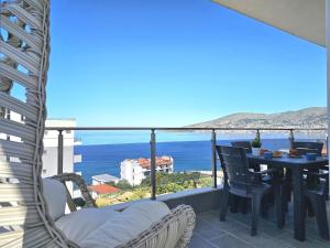 Christine Sunny Corne 004