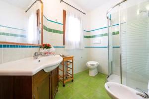 Cozy veranda retreat near Budoni