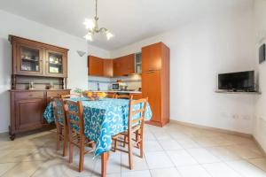 Cozy veranda retreat near Budoni