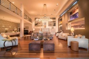 Luxurious Villa Orange Charm Privacy, Comfort, and Scenic Beauty