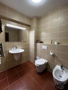 MoHost Tampa Gardens - cozy vibes with a mountain view