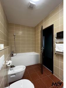 MoHost Tampa Gardens - cozy vibes with a mountain view