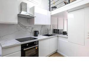 Bright Apartment Mezzanine in the Heart of Suquet