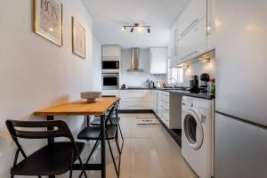 HOUSA - Villa Maronique Luxury Townhouse, 650m from the Beach