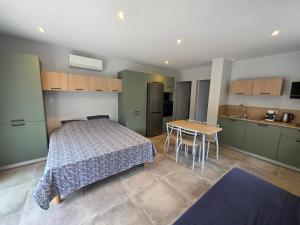 Lacninid - Entre Rives et Collines