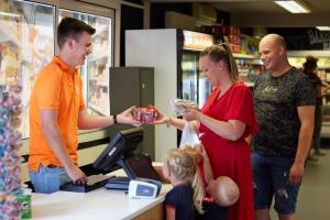 Familiehuis de Rheezermaten met Jacuzzi | 12 personen