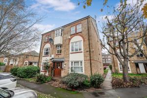 Modern & Trendy London Flat