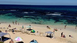 Mettams Pool 4x2 Luxury Home