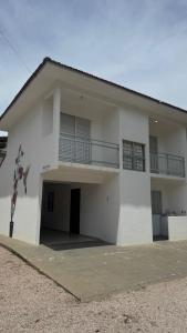 Sobrados a 100mt do mar em bombas