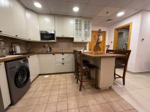 Modern 1-BR in Armada Tower 3, JLT, Sky Views