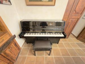 Villa Montepulciano 300sq - Vineyard View