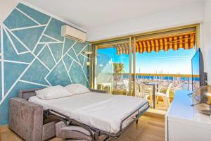 Vue mer port de garavan