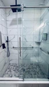 New 1BR Apt next to Convention Center and Chinatown