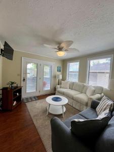 1625 Coastal Cottage