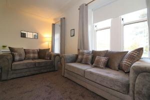 Modern 2 Bedroom Cottage Flat