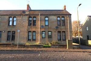 Modern 2 Bedroom Cottage Flat