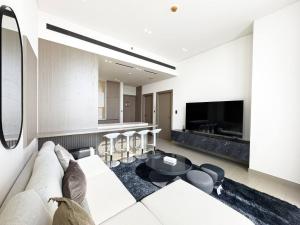 Modern and Cozy 1 Bedroom with Private Balcony Pool