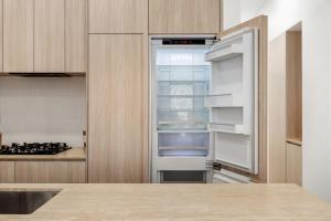 Dune Designer 2 Bedroom Apartment with River Views Parking Pool