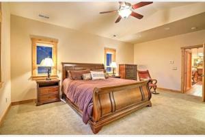 The Salty Pine - Pool Table, Small Dogs, 4 Bedrms