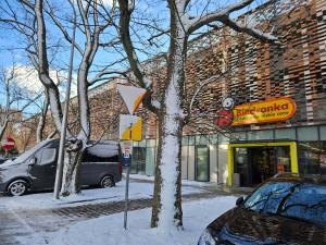 Rezydencja Kapitańska 14 przy porcie z widokiem na morze