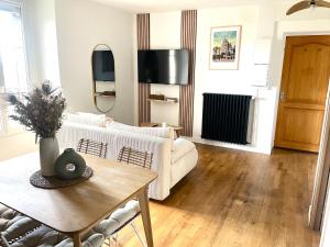 Appartement calme et cosy proche centre vue château