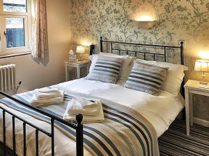 The Hand at Llanarmon