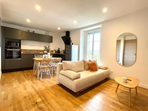 Appartement calme et cosy proche centre vue château