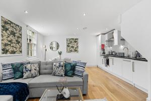 Stylish Roman Bath Abode - The Gatsby