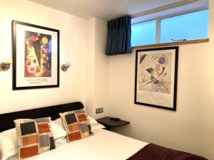 NELL GWYNN HOUSE - Hotel Style POD Room 68