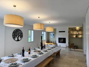 Domaine privé pour 28 personnes avec piscine chauffée