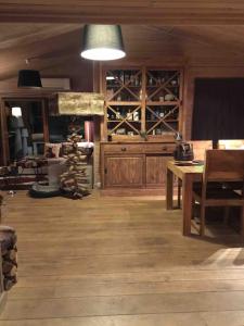 Our Woodhouse Resteigne